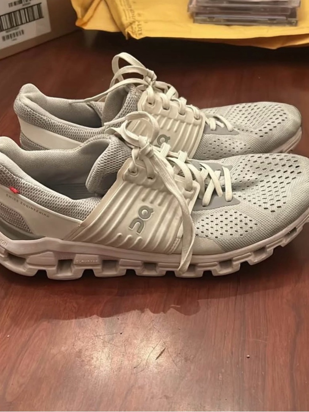 On cloud women’s shoes size 10